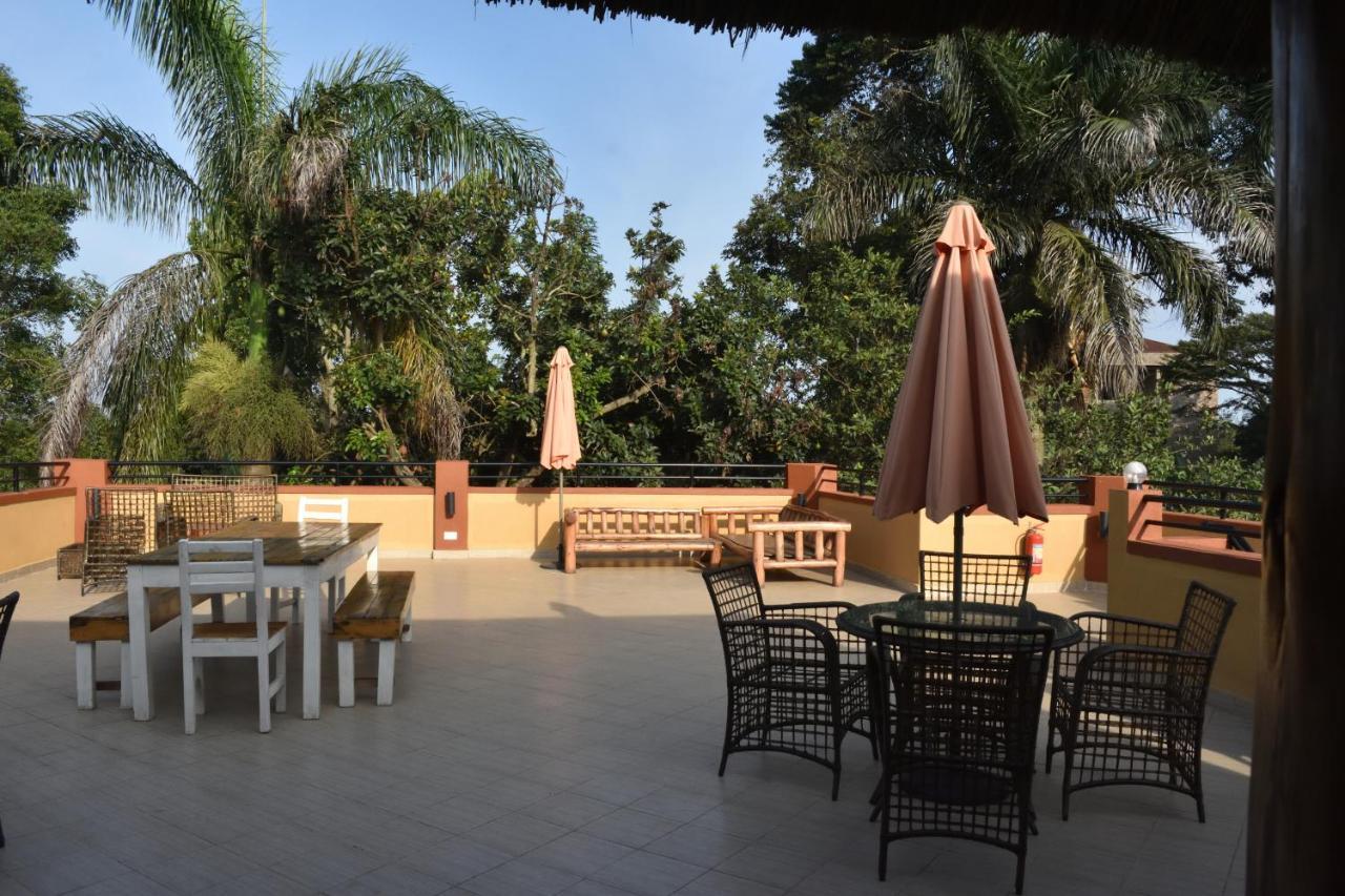 Secrets Guest House Entebbe Extérieur photo