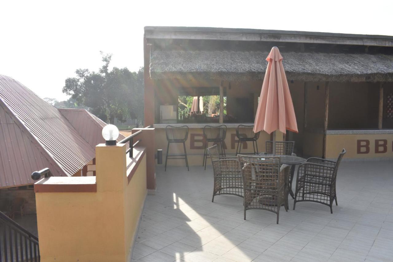 Secrets Guest House Entebbe Extérieur photo