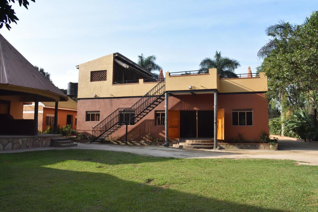 Secrets Guest House Entebbe Extérieur photo