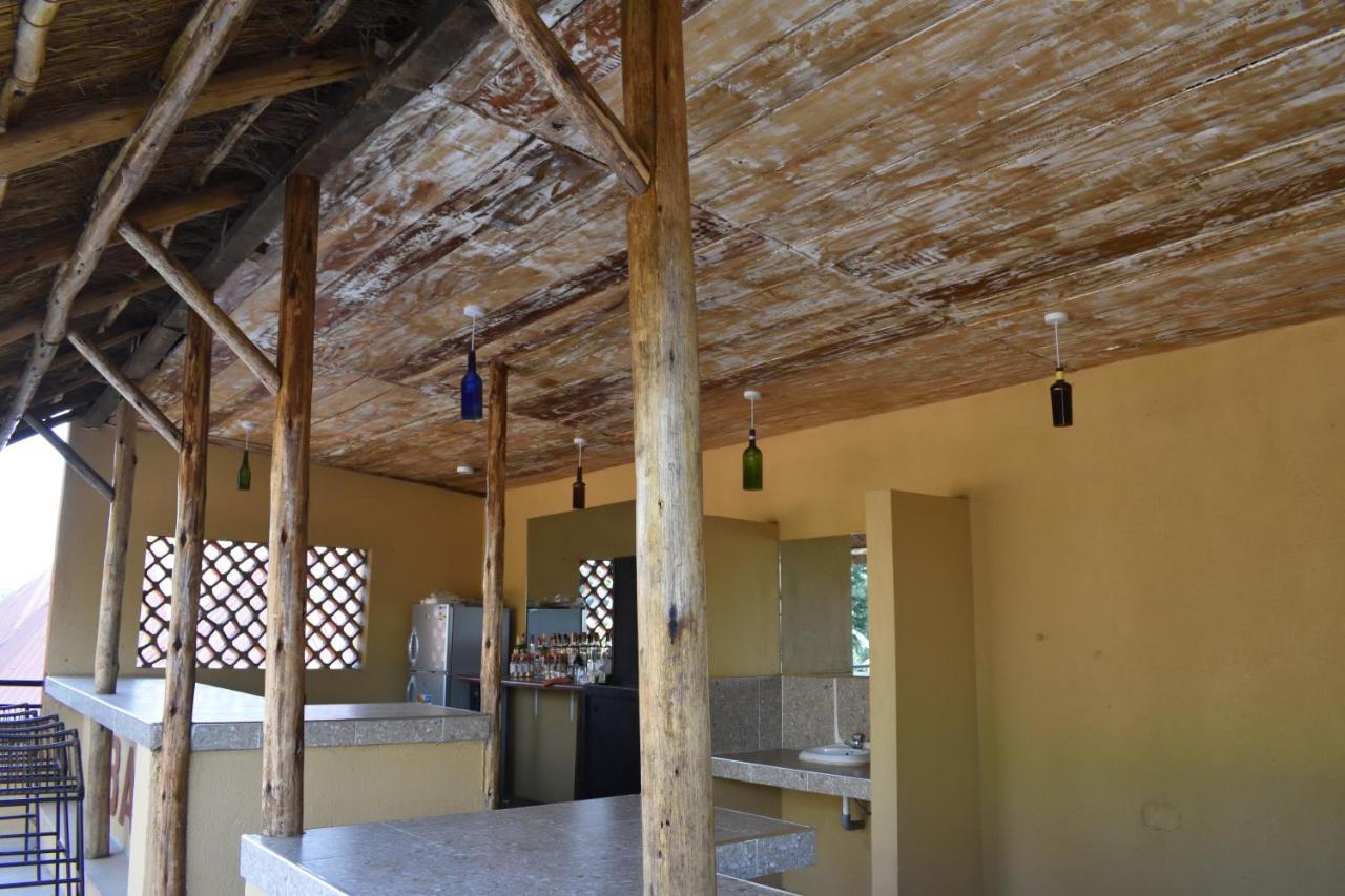 Secrets Guest House Entebbe Extérieur photo