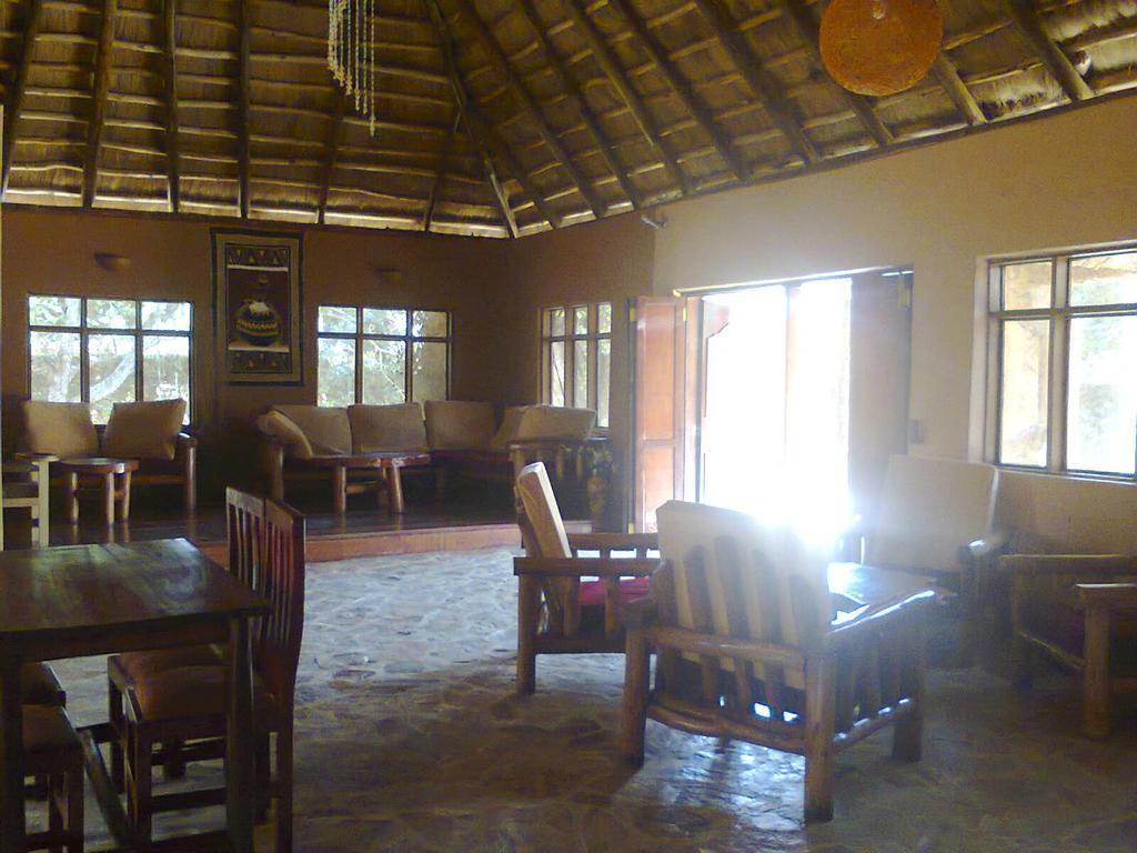 Secrets Guest House Entebbe Extérieur photo