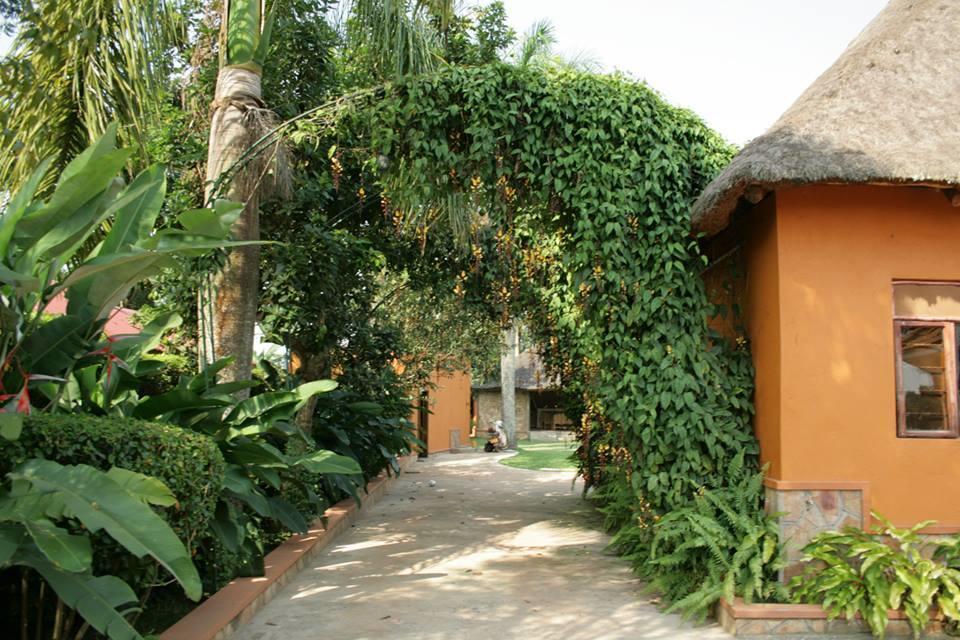 Secrets Guest House Entebbe Extérieur photo