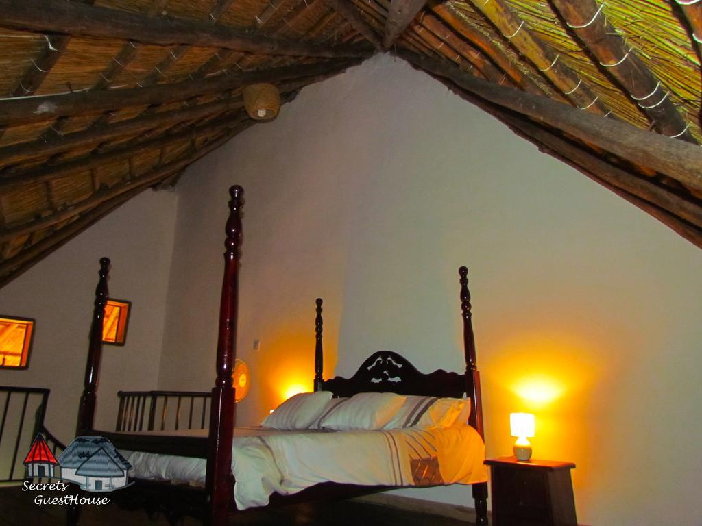 Secrets Guest House Entebbe Extérieur photo
